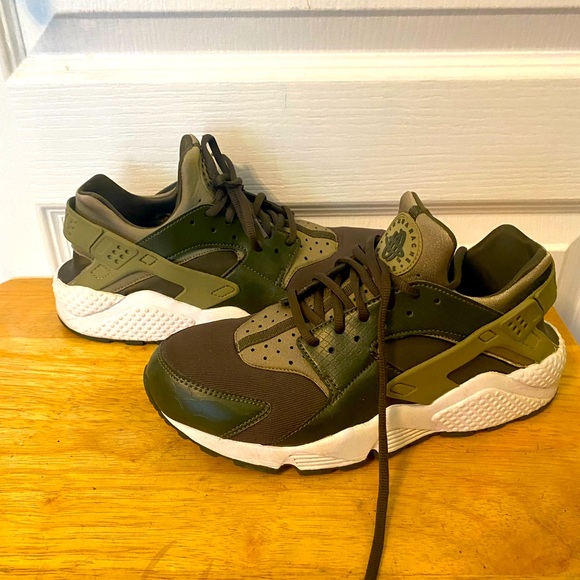 Air Huarache- Green Camo/Dark Tan - Picture 1 of 4